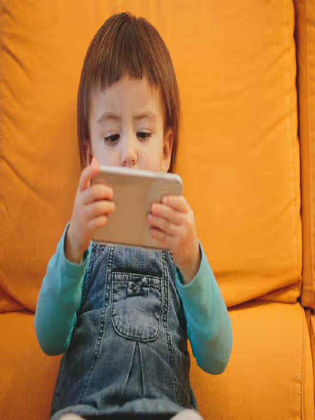 Read more about the article Mobile addiction in children : गेमिंगमुळे बिघडत आहे लहान मुलांचे मानसिक संतुलन
